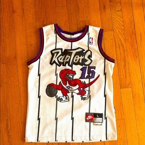 Toronto Raptors youth Vince Carter  jersey used condition . Size L retro